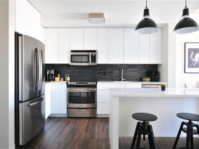 Modern kitchen & pendant lights remodel